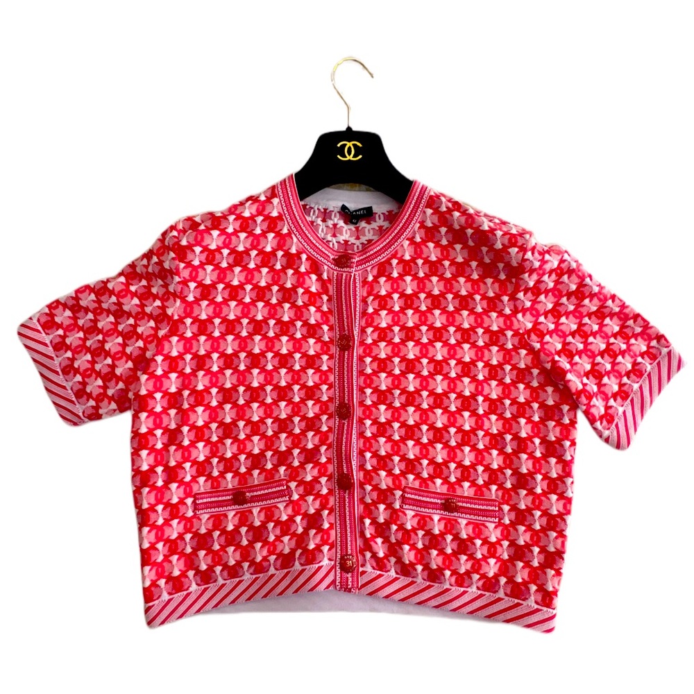 2019 spring collection CHANEL cardigan.